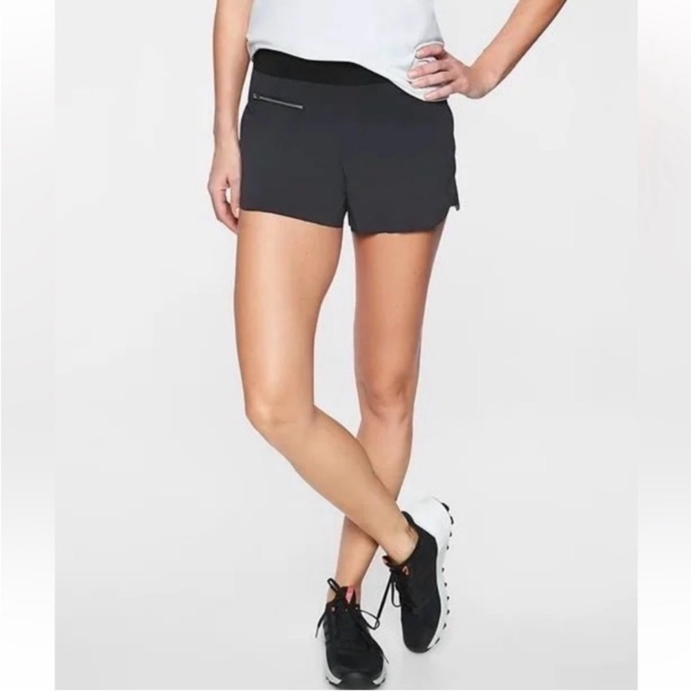 Athleta Black Mod Trekkie Ripstop Shorts